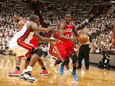 nba湖人vs太阳现场直播-今天nba湖人vs太阳比赛视频直播/绿茵直播